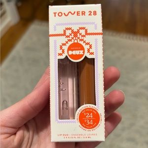 Tower 28 Lip Drip Duo. Two lip glosses in chestnut and clear. Brand new!